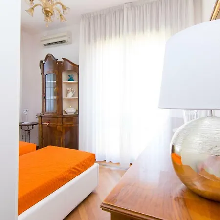 Mirella Fine Living البندقية